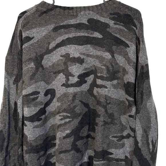 Rails Louie Charcoal Camo Sweater Size Large #835A-347A-090 - Picture 6 of 11